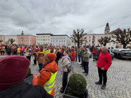 Kundgebung vor dem Rathaus