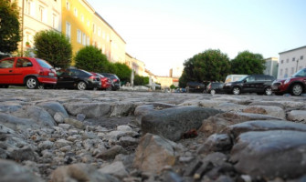 Beschreibung: Thema bei der örtlichen SPD war die Stadtplatzsanierung: "Verbesserung bei den Gastgärten und autofreie Bereiche sollen am Stadtplatz zukünftig die Aufenthaltsqualität steigern."