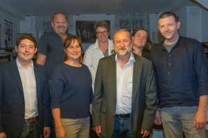Der neue Vorstand der Tittmoninger SPD mit Gast Sepp Parzinger (li.)