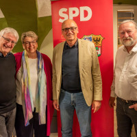 Von links Stadtrat Josef Wittmann, stellv. SPD-Vorsitzende Alexandra Jilg, Christian Kegel und Dritter Bürgermeister Dirk Reichenau.