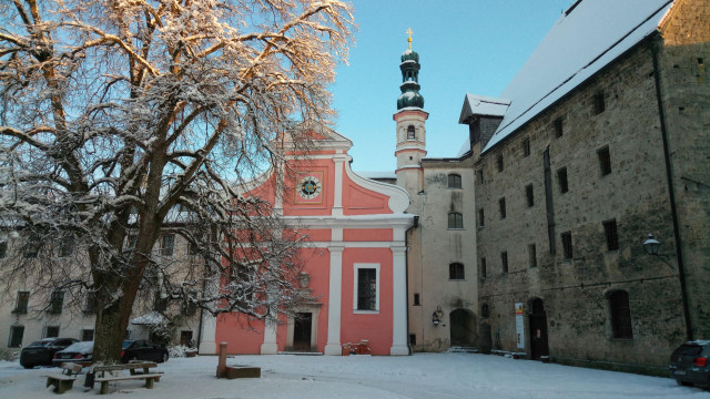 Burghof im Schnee